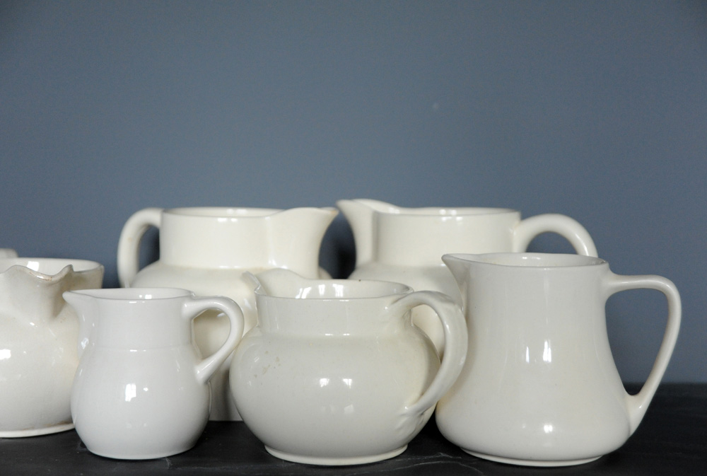 2016 03 12 auction white jugs 01